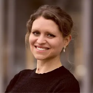 Julia Schulte-Cloos